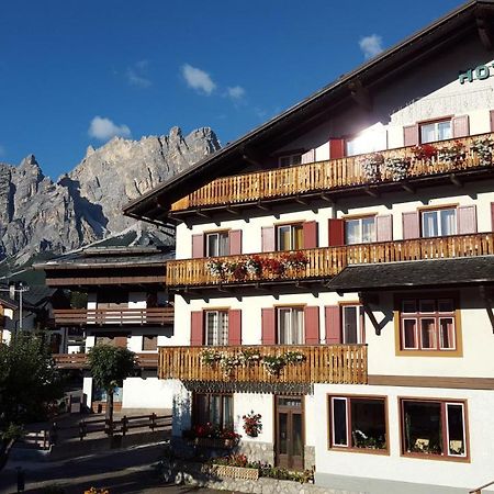 Hotel Bellaria - Кортіна-д'Ампеццо Екстер'єр фото