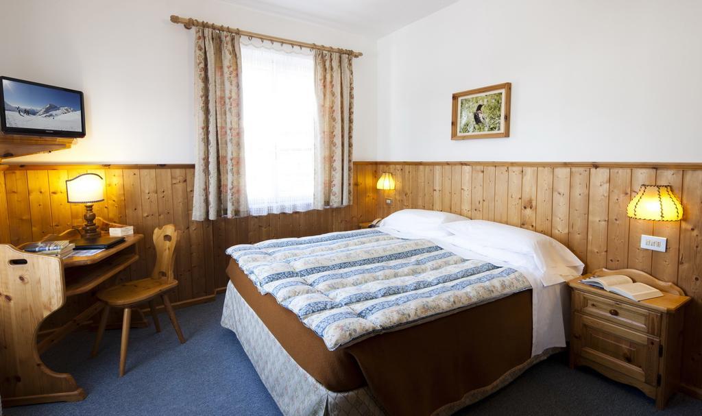 Hotel Bellaria - Кортіна-д'Ампеццо Номер фото