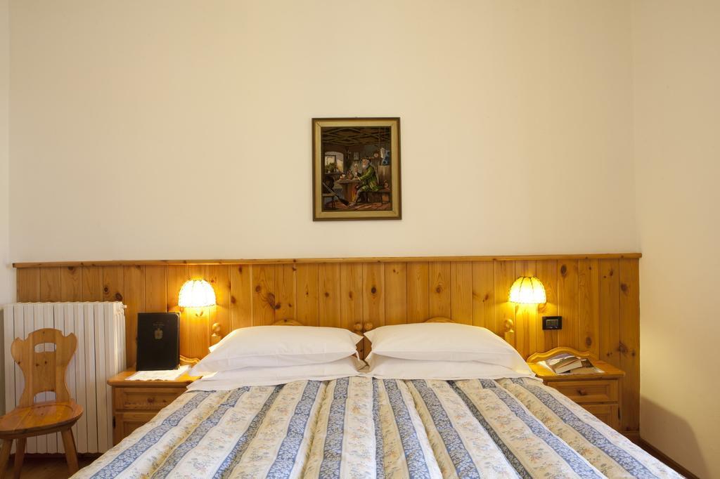 Hotel Bellaria - Кортіна-д'Ампеццо Номер фото