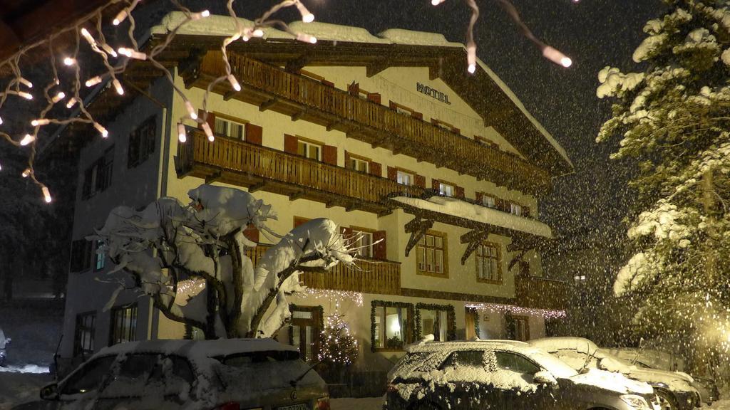 Hotel Bellaria - Кортіна-д'Ампеццо Екстер'єр фото